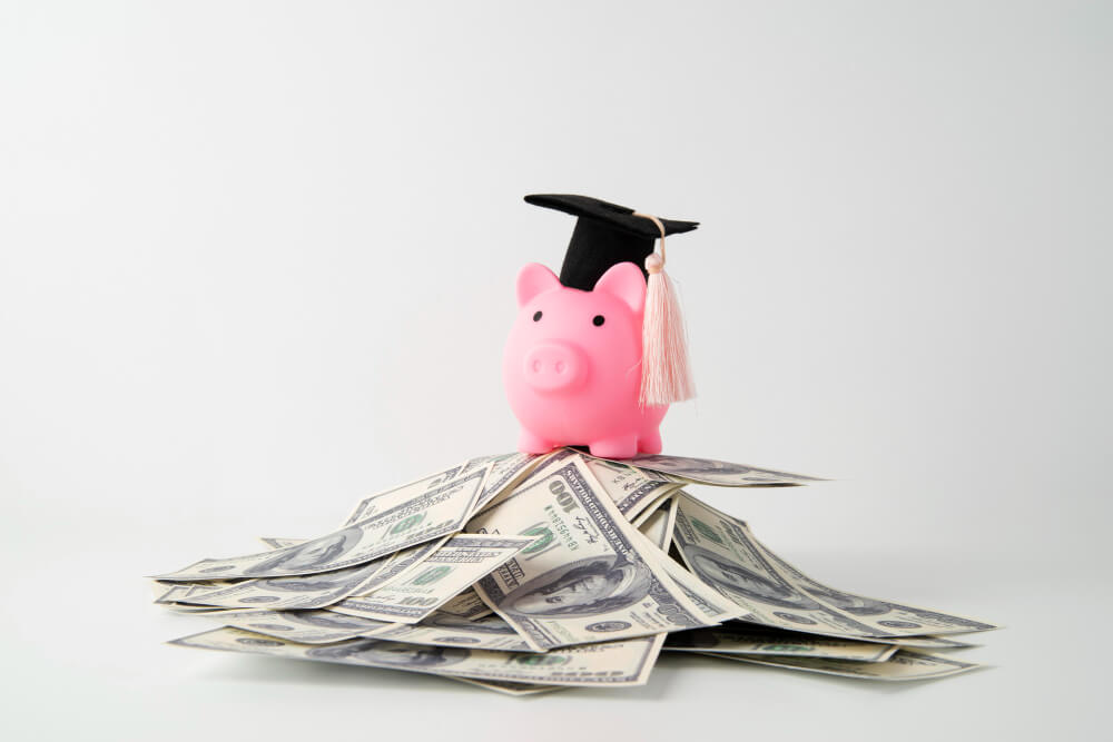 How To Save Money As A College Student