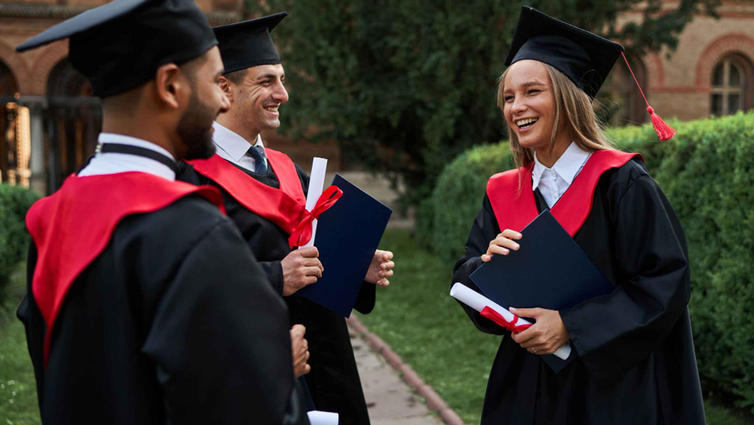 Top Questions to Ask Graduate Students During School Interviews